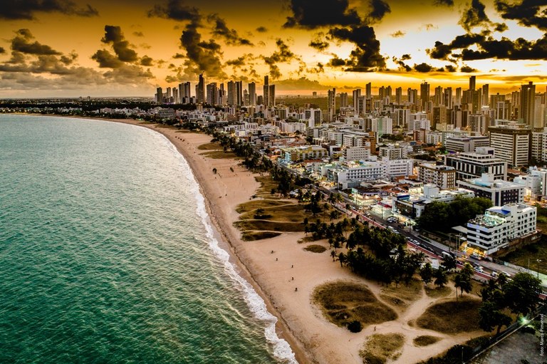 vista aérea de joão pessoa, mapa de regionalização do turismo, turistas, para viagens, consórcio nordeste