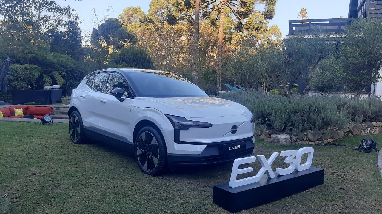 volvo EX30