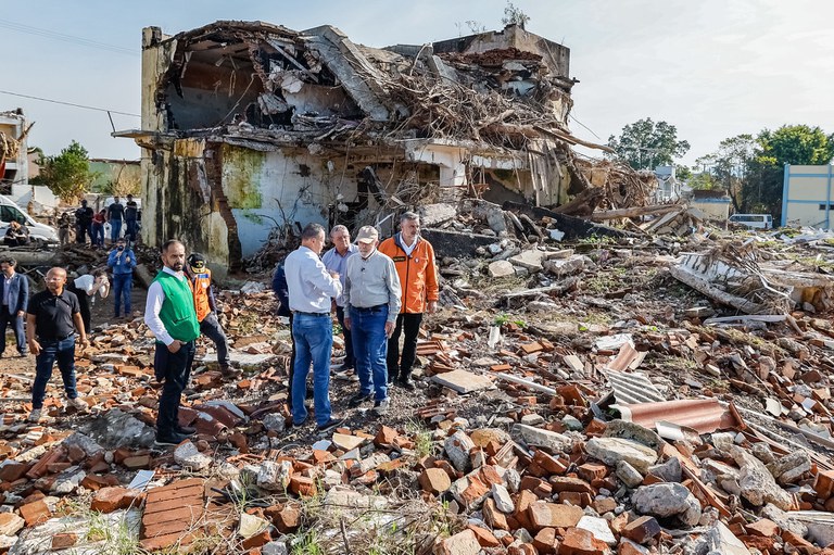 salários mínimos, linha de crédito, bndes emergencial