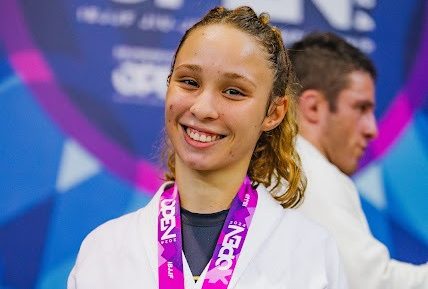 Jiu-jitsu foi caminho para atleta vencer limitações do TDAH e conquistar medalhas