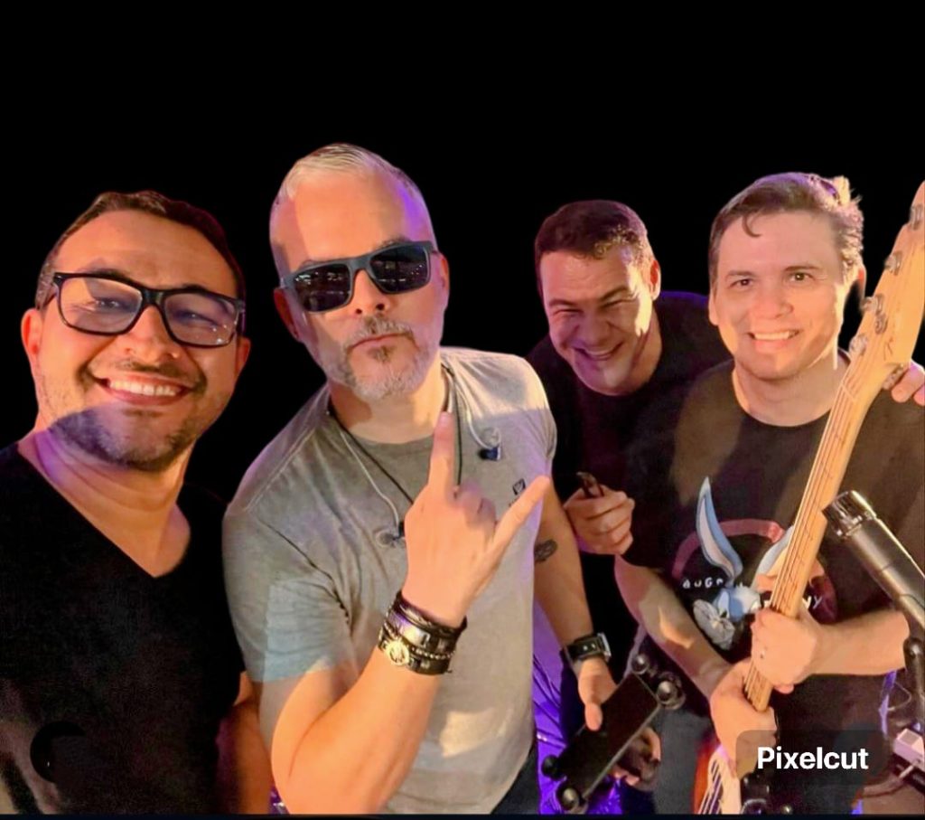 Sexta & Som: Mangabeira Shopping recebe Banda Travolta em noite de rock internacional