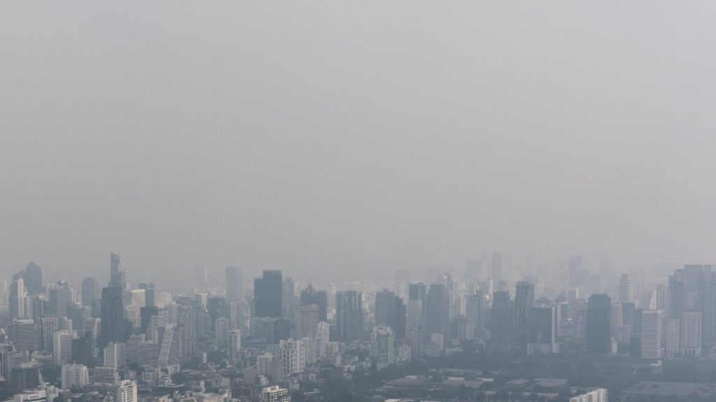 Fumaça de queimadas se espalha pelo Brasil e traz riscos à saúde