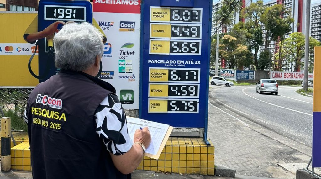 Pesquisa do Procon-JP registra preços da gasolina oscilando entre R$ 5,880 e R$ 6,170 na Capital