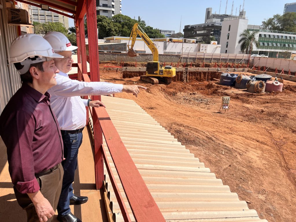 Construção de sede própria do Cofeci segue cronograma vistoriado por diretores