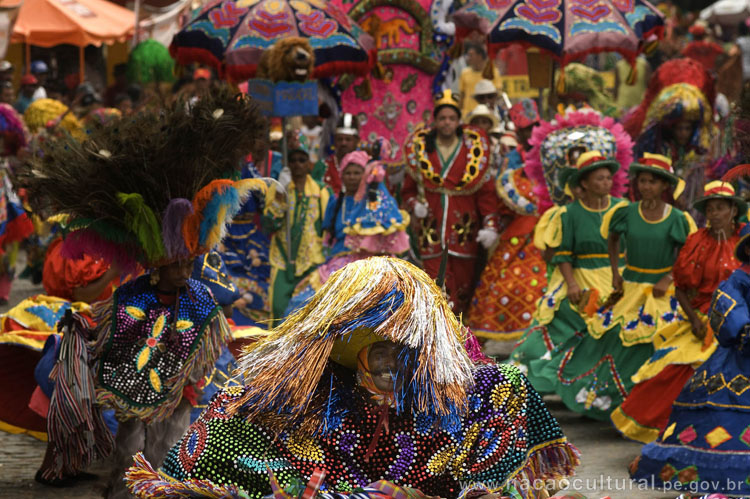 Brasil ganha Dia Nacional do Maracatu, valorizando uma das mais icônicas manifestações culturais brasileiras