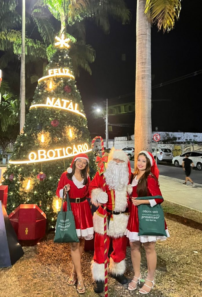 O Boticário encanta moradores com árvore de Natal perfumada em Guarabira (PB)