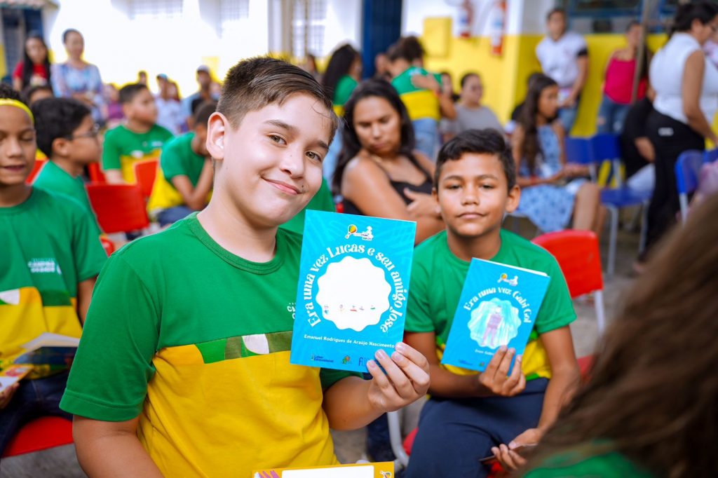 160 estudantes da rede municipal de Campina Grande lançam livros por meio do projeto “Escritor Mirim”