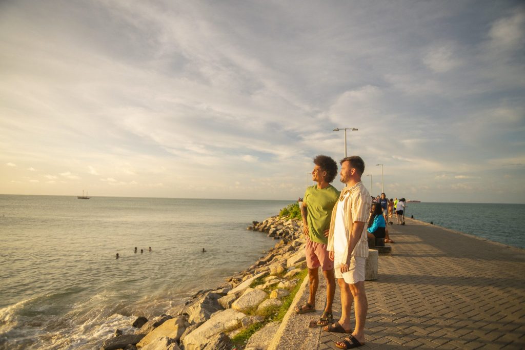 Turismo brasileiro fatura R$ 108 bilhões no 1º semestre de 2025 e bate recorde histórico