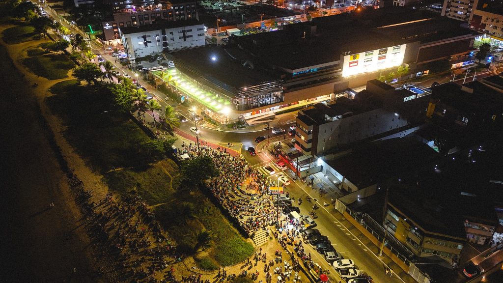 Som na Calçadinha do Mag Shopping reúne mais de 3 mil pessoas  