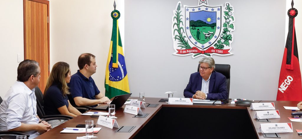 Governador recebe diretoria da CVC e celebra alta procura pelo Destino Paraíba