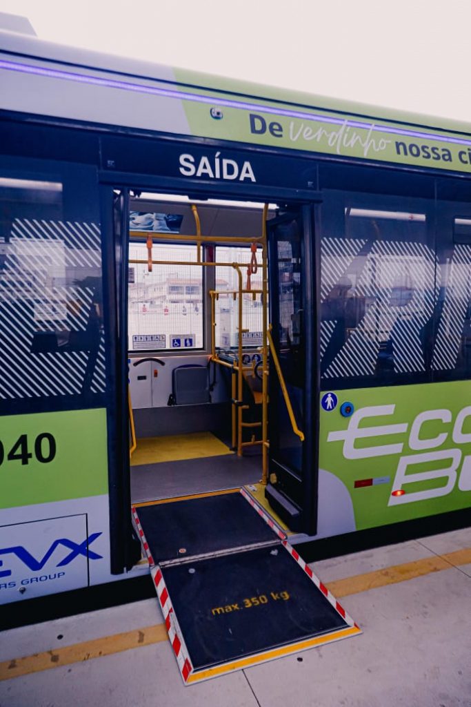 Cícero apresenta modelo de ônibus 100% elétrico e grande projeto de mobilidade urbana da Capital