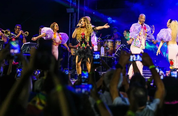 Folia de Rua começa nesta sexta-feira com Elba Ramalho, Cátia de França e Filipe Santos