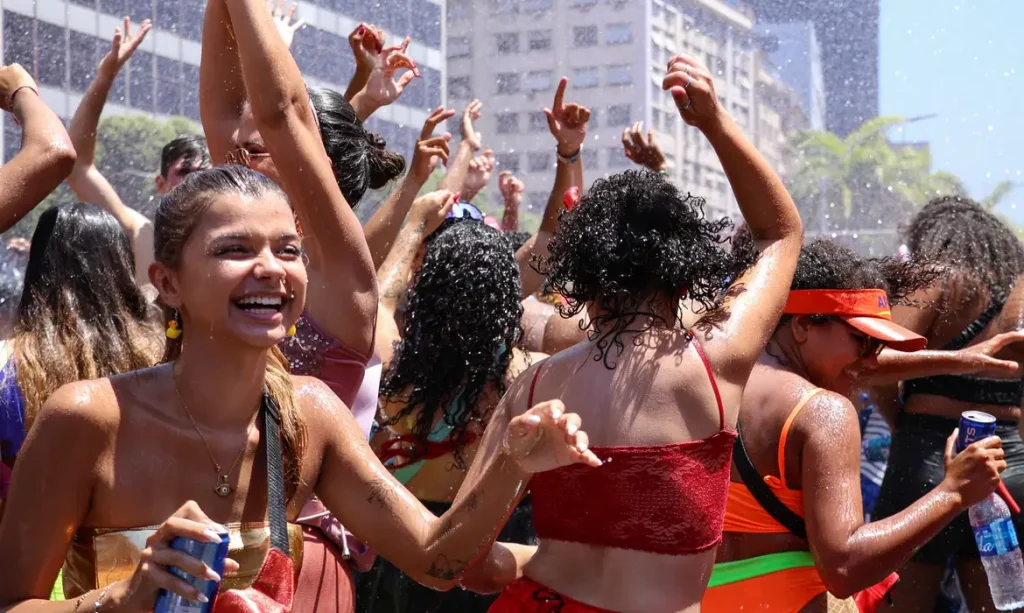 Diversão até a quarta-feira: veja dicas de saúde para se proteger no carnaval