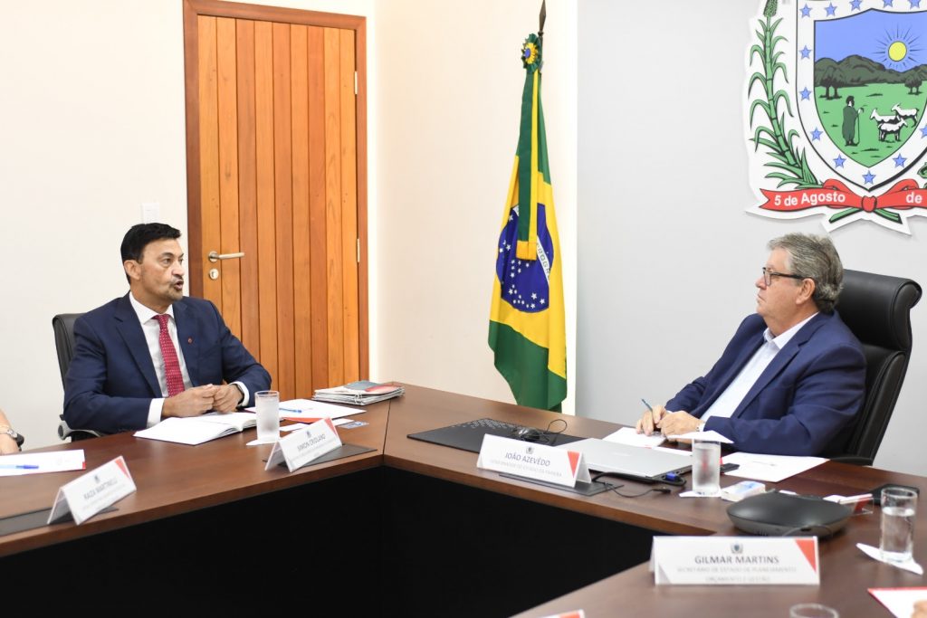 Governador apresenta oportunidades de investimento na Paraíba a ministro da Embaixada do Canadá