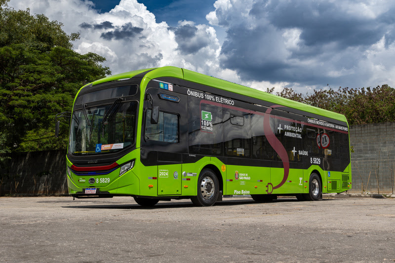 BYD lidera mercado de ônibus elétricos no Brasil com produção nacional e crescimento acelerado