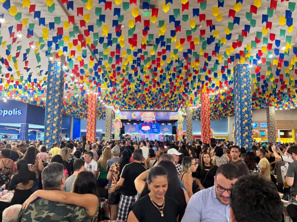 “Arraiá Mangabeira”: Geraldinho Lins faz show gratuito nesta quinta-feira (5) no Mangabeira Shopping