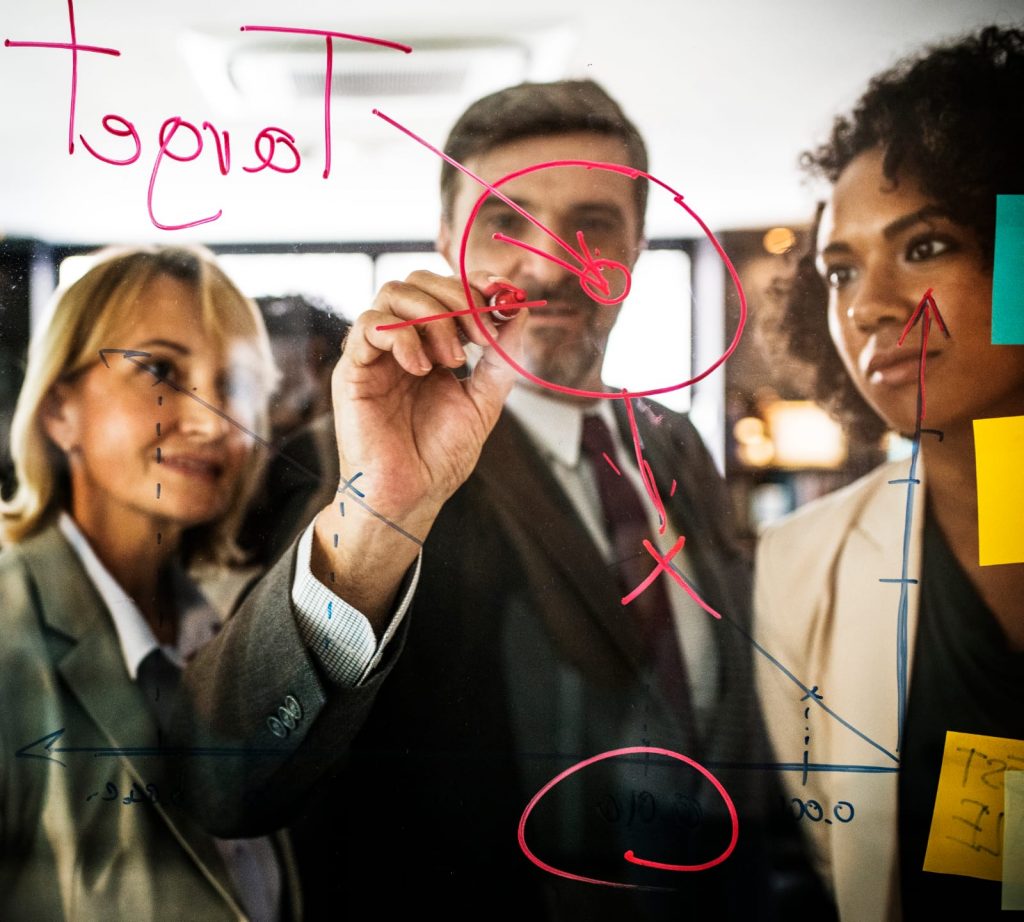 Como o networking estratégico transforma profissionais em autoridades de mercado
