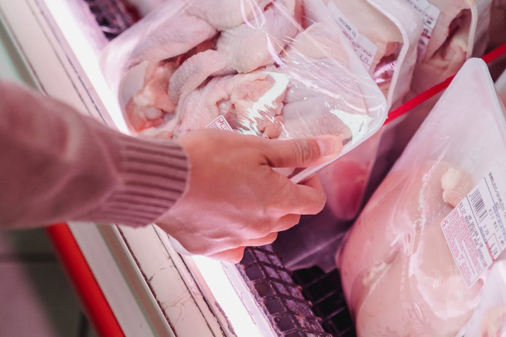 Gripe aviária: 16 países suspendem restrição à carne brasileira