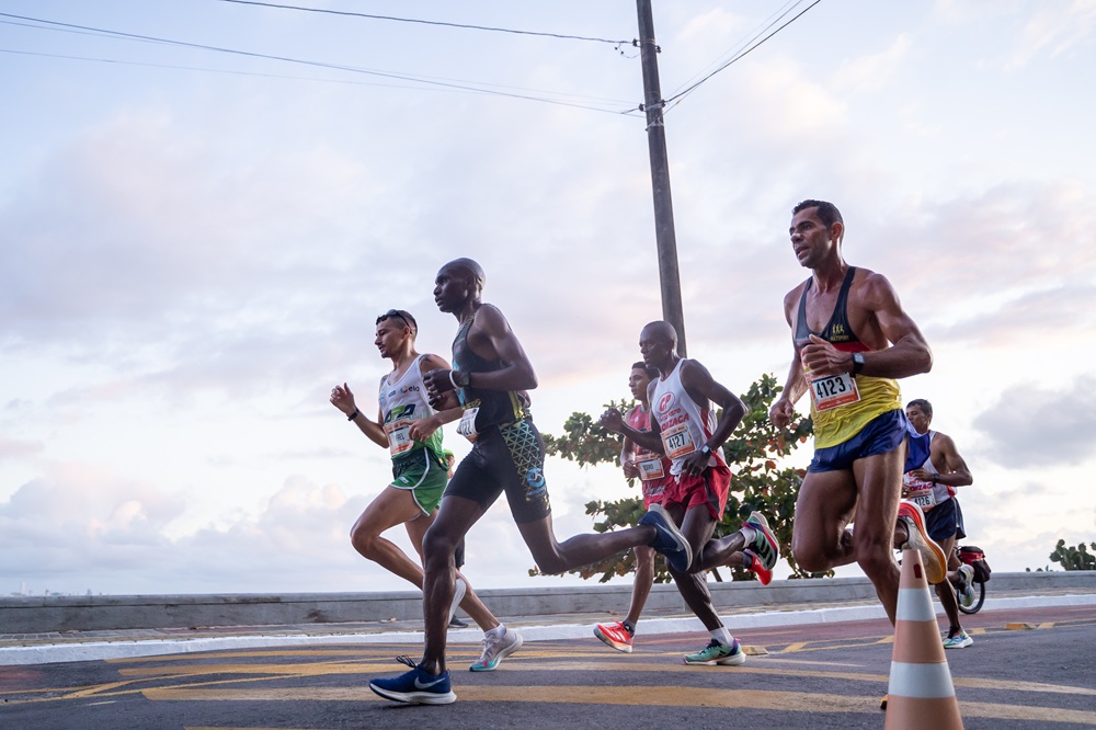 Quenianos e brasileiros da elite elevam nível da 5ª edição da Maratona Internacional de João Pessoa