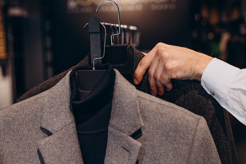 Cuidado profissional com roupas sociais ganha espaço entre executivos e profissionais da Paraíba