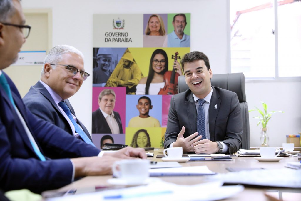 Missão da Organização Pan-Americana da Saúde conhece serviços e ações e discute parceria com a Paraíba