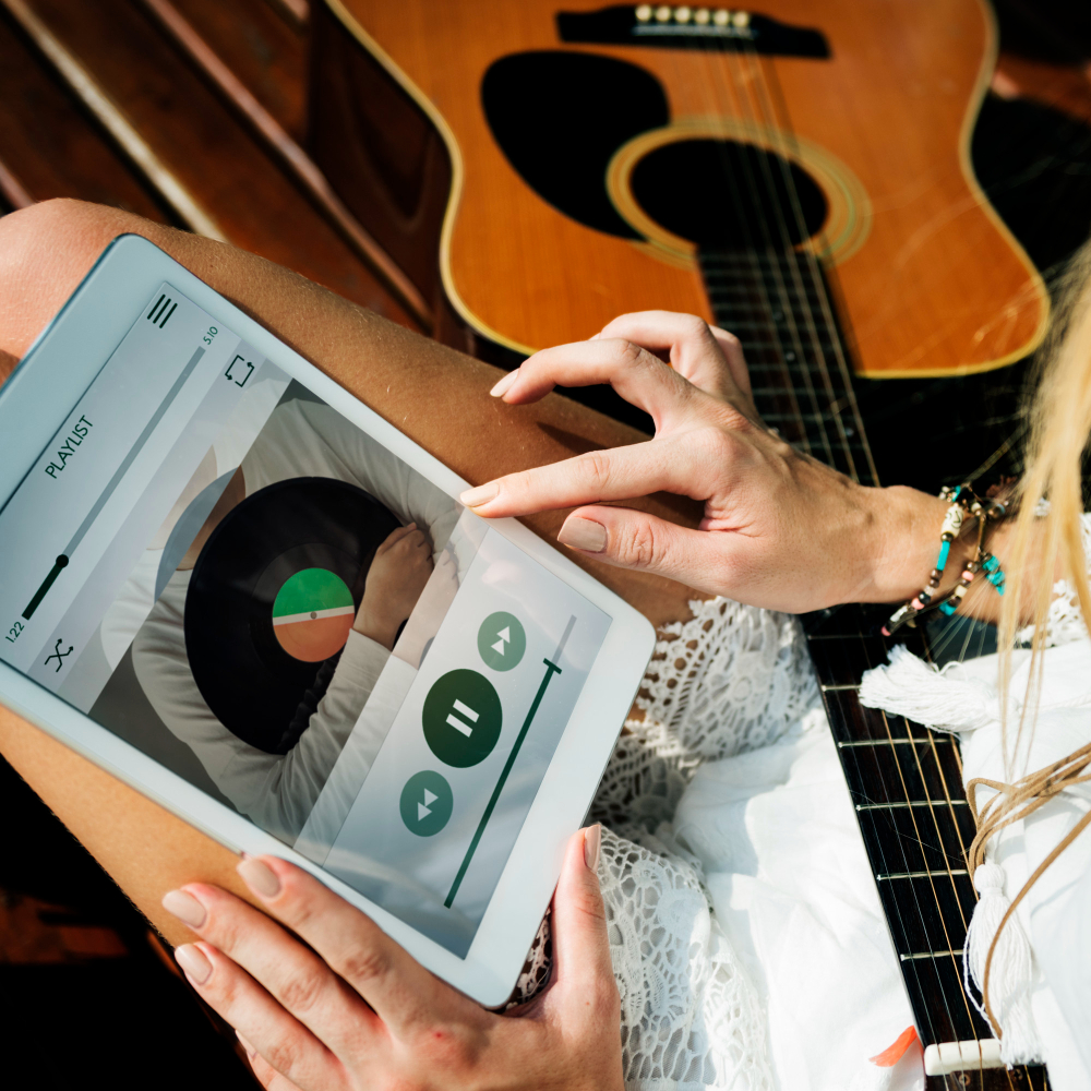 Artistas e líderes da indústria musical latina defendem direitos autorais na era da IA generativa
