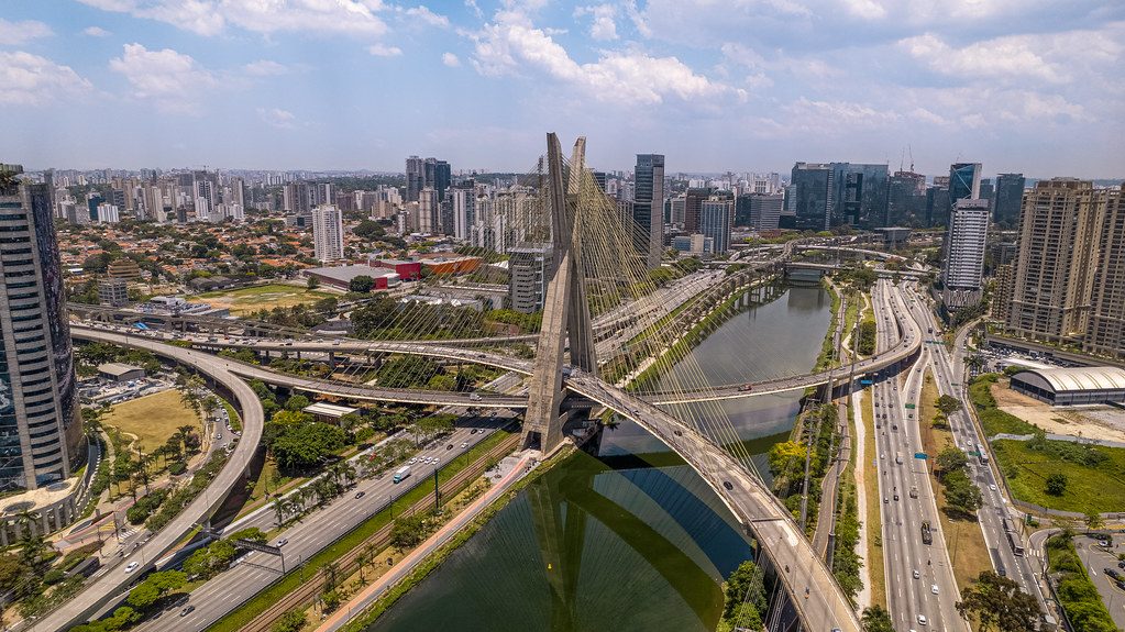 País recebeu quase 6 milhões de visitantes estrangeiros em sete meses, superando marcas históricas