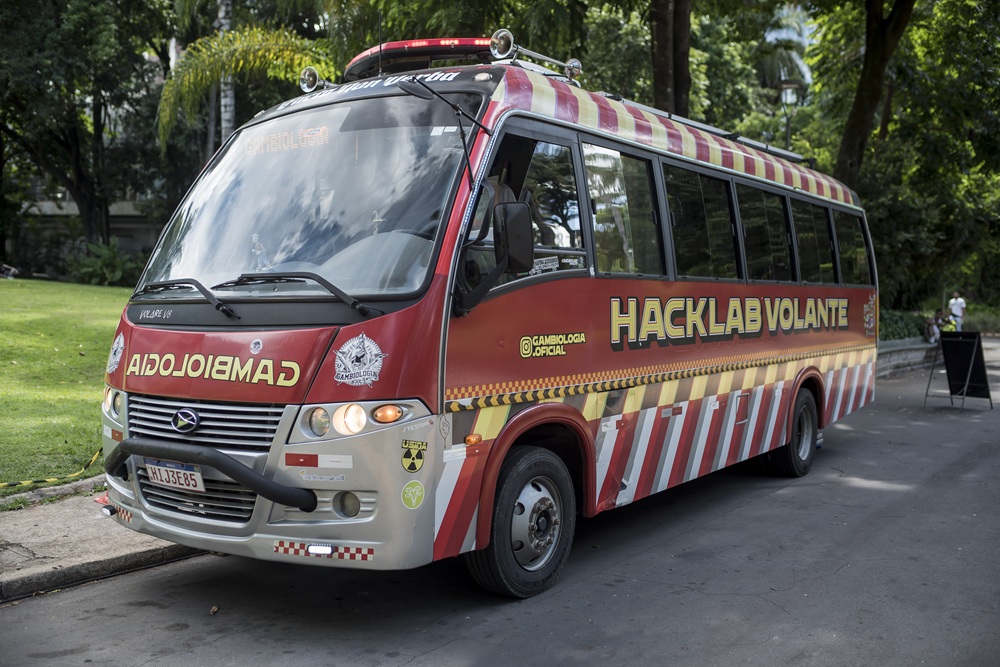 Micro-ônibus itinerante promove oito exposições e seis oficinas gratuitas em João Pessoa