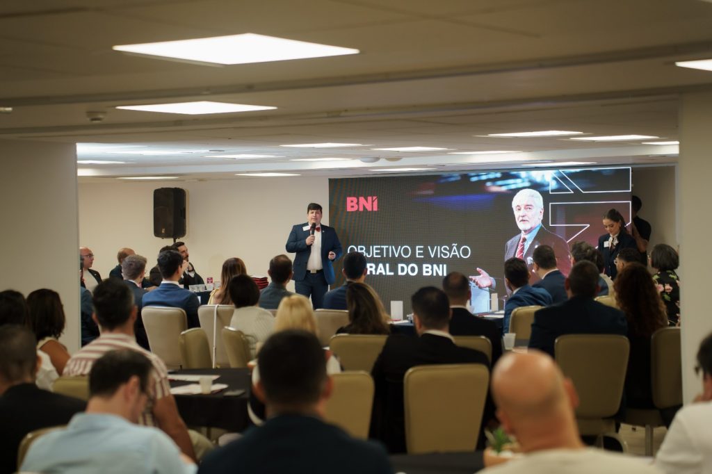 Networking estratégico: como criar e manter conexões que impulsionam negócios e carreiras