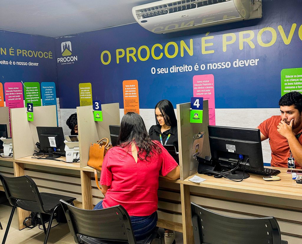 Amazon é multada em R$ 25 mil pelo Procon-CG após golpe dentro da plataforma