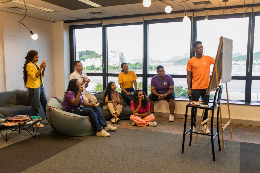 Curso gratuito oferece 500 vagas para jovens da Paraíba em busca do primeiro emprego
