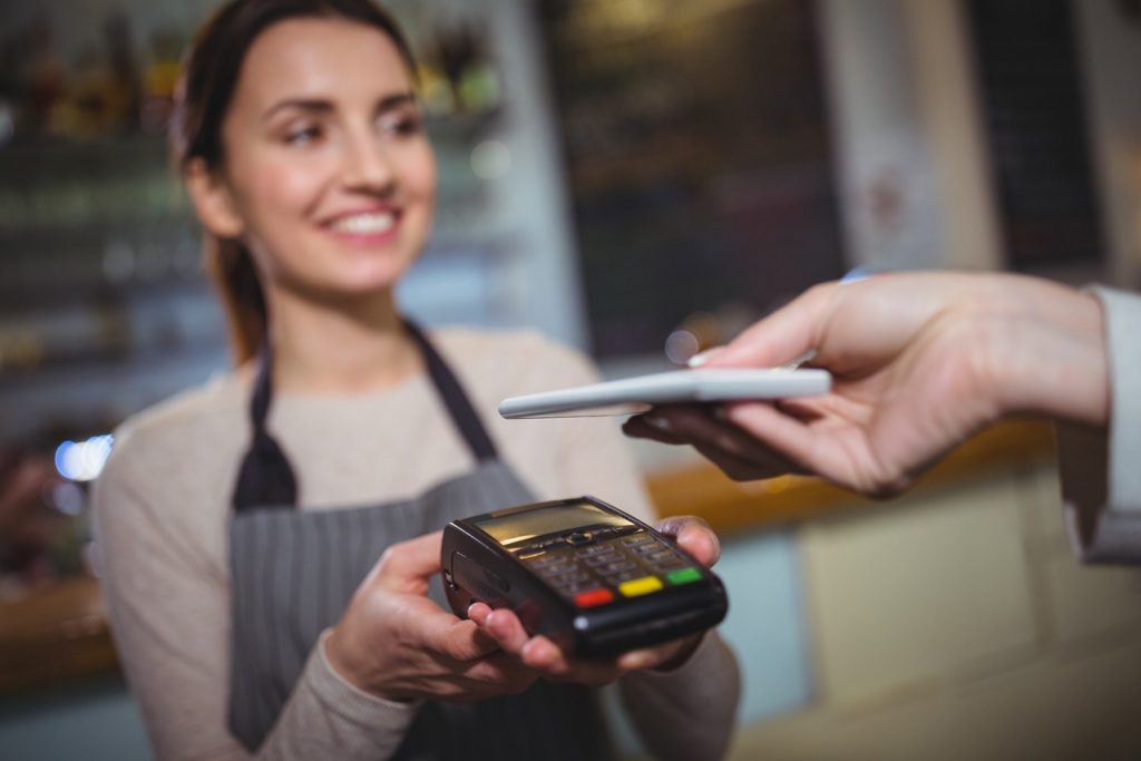Mercado de maquininhas salta 43% na PB e acirra concorrência por pagamentos digitais