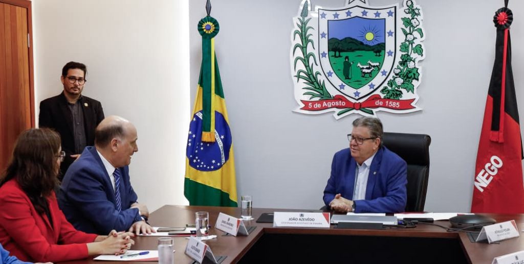 Governador trata de parcerias na educação, agropecuária, turismo e cultura com embaixador da Argentina
