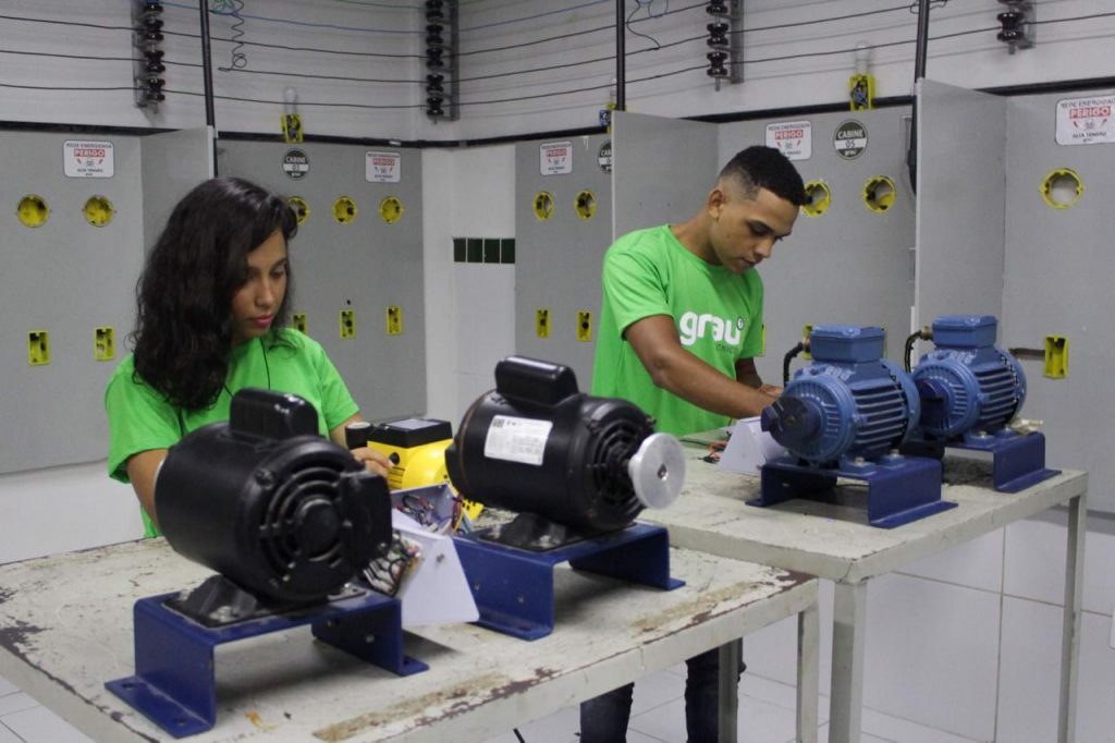 Ensino técnico se consolida como alternativa para suprir falta de mão de obra qualificada
