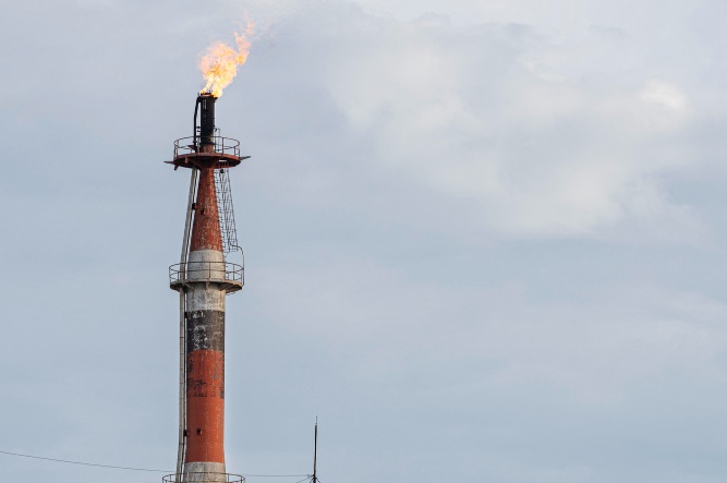 Setor de óleo e gás brasileiro reduz emissões e se aproxima da meta climática sete anos antes