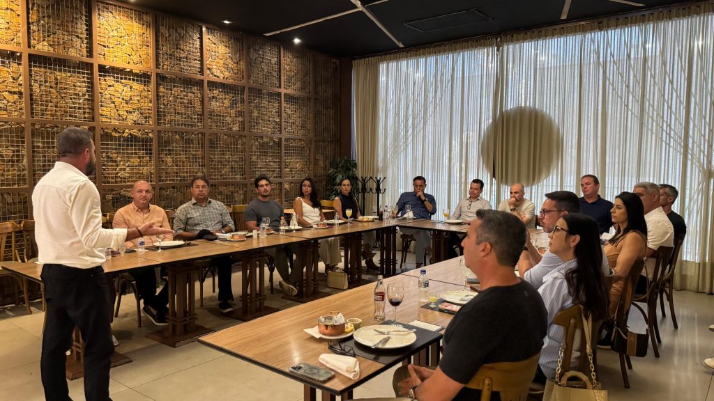 Grupo OFFICINA reúne construtoras em almoço especial com Carlos Ferreirinha em João Pessoa
