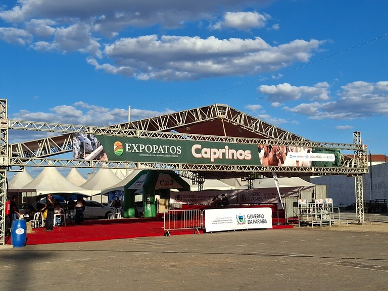 Vice-governador visita 1ª Expopatos e destaca crescimento de exposições na Paraíba