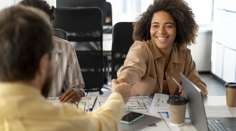 Jovem aprendiz atinge recorde pelo sétimo mês seguido com 710.875 jovens no mercado
