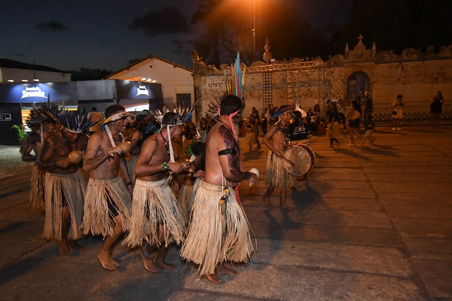 FliParaíba 2025 celebra ancestralidade com toré indígena, coco quilombola e cultura cigana na abertura