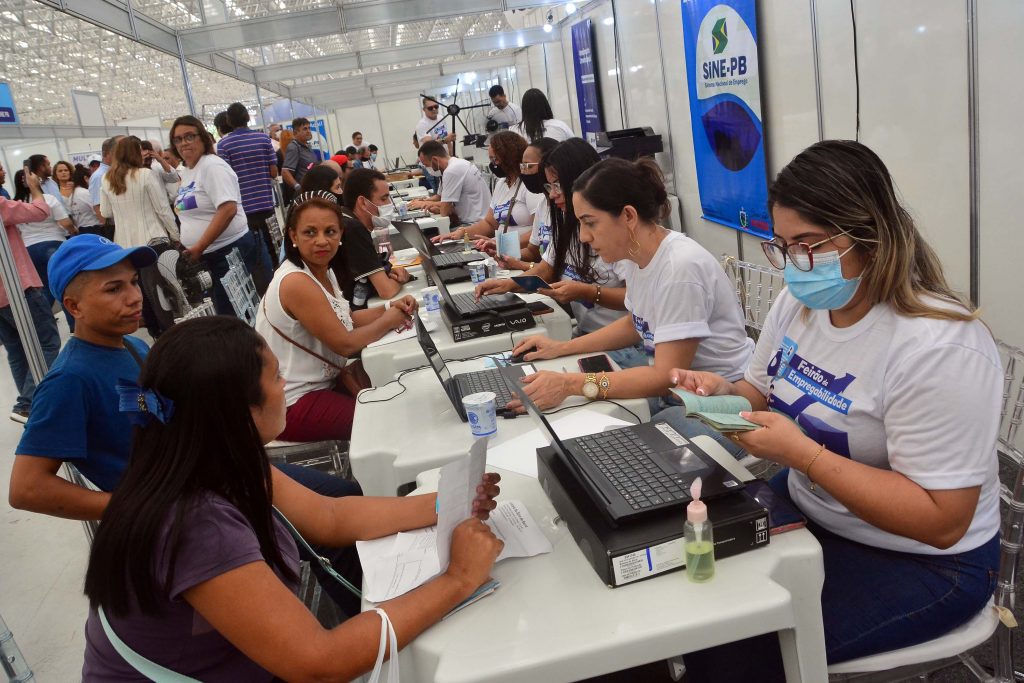 Regra de Proteção garante manutenção temporária no Bolsa Família após emprego formal