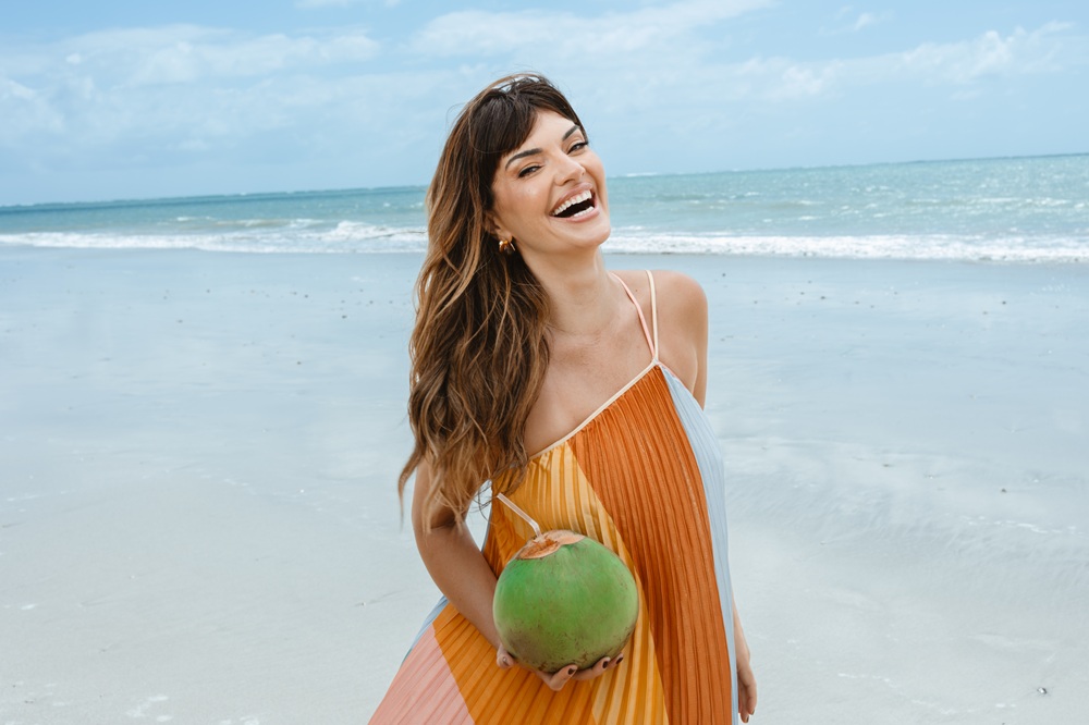 Mayana Neiva é escolhida como rosto da campanha de verão de Cabedelo 2026