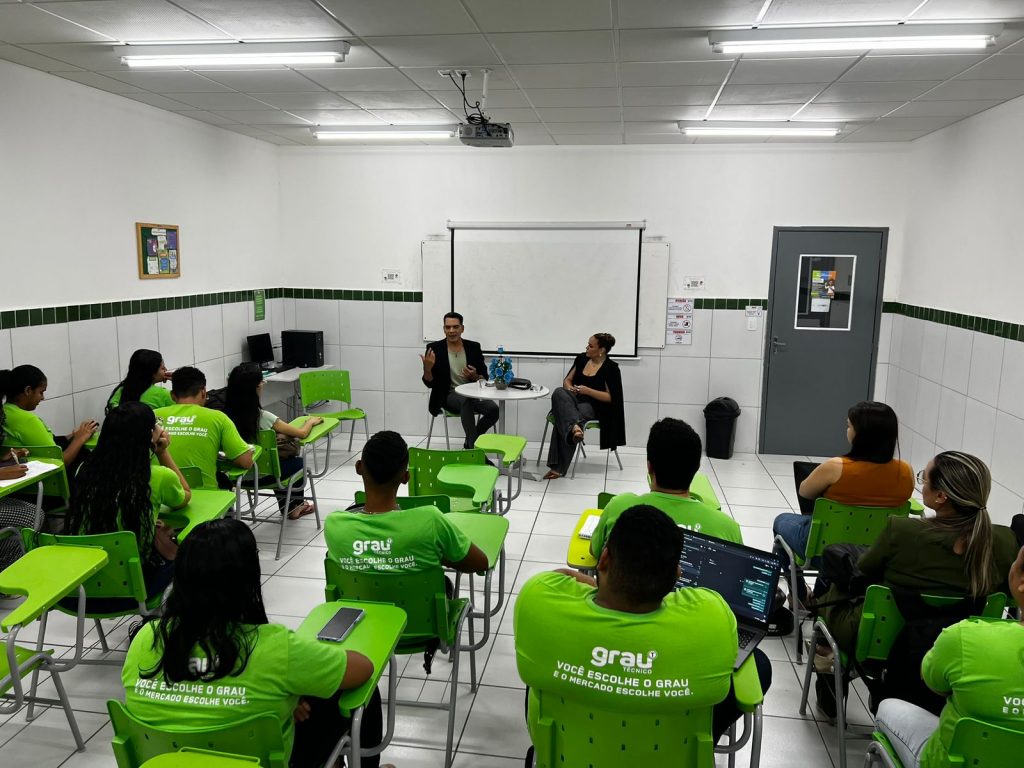 Com a virada do ano, cresce a busca por cursos rápidos para começar 2026 empregado