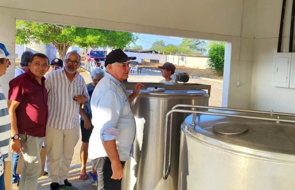 Sebrae impulsiona cadeia produtiva do leite no agreste com capacitação e orientação