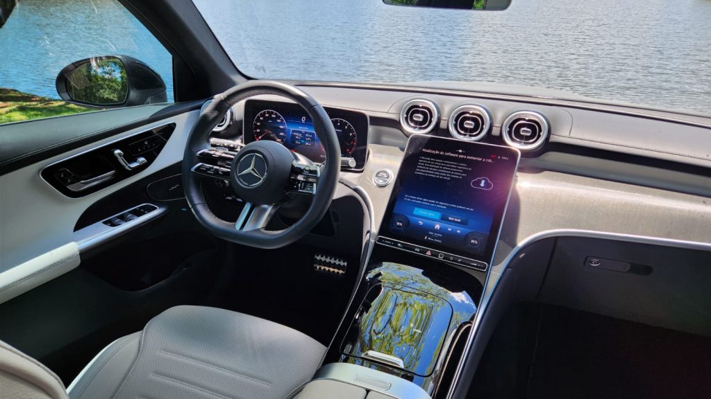 Paraíba Auto Total: Mercedes-Benz GLC 300 4MATIC AMG Line entrega conforto para todos os ocupantes