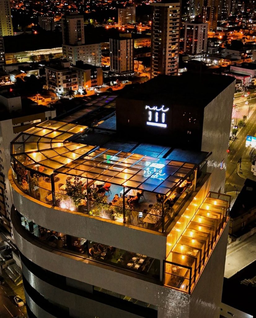 NUI 360 divulga agenda cultural do verão com música ao vivo no rooftop e no restaurante