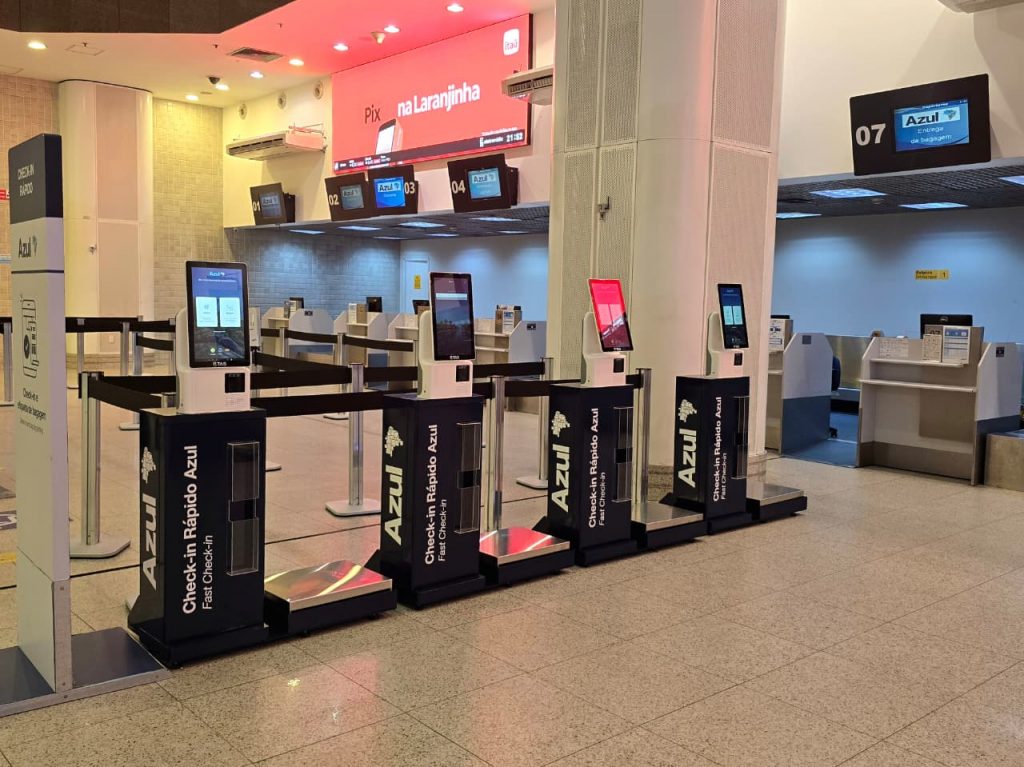 Azul já soma 86 terminais de autosserviço instalados em aeroportos brasileiros