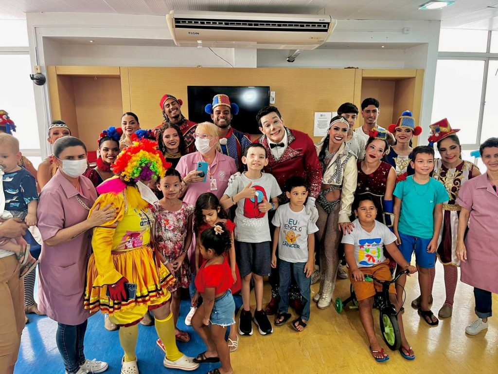 Circo Kroner leva magia e emoção ao Hospital Napoleão Laureano em João Pessoa