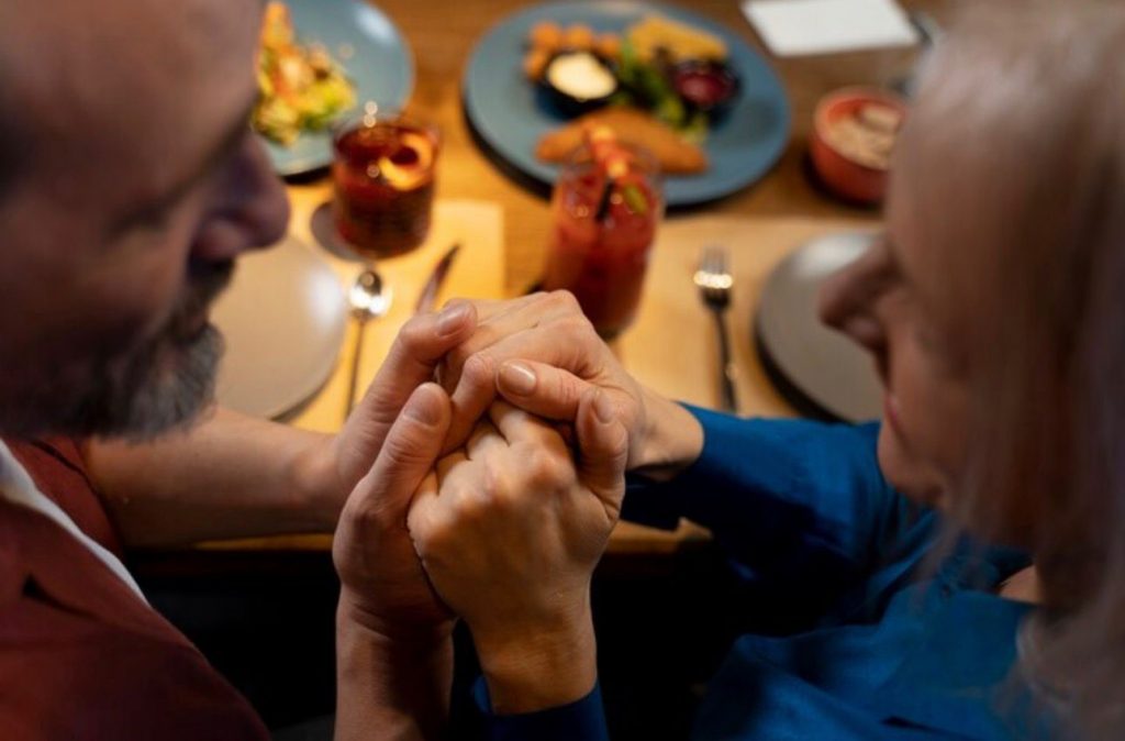 Como objetos e memórias se tornam pontes afetivas no processo de luto, segundo especialistas