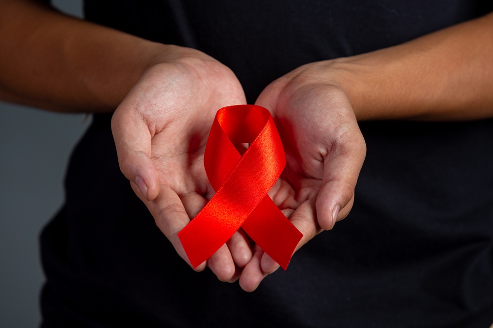 Dezembro Vermelho: saiba como o diagnóstico precoce pode atuar na prevenção ao HIV/Aids