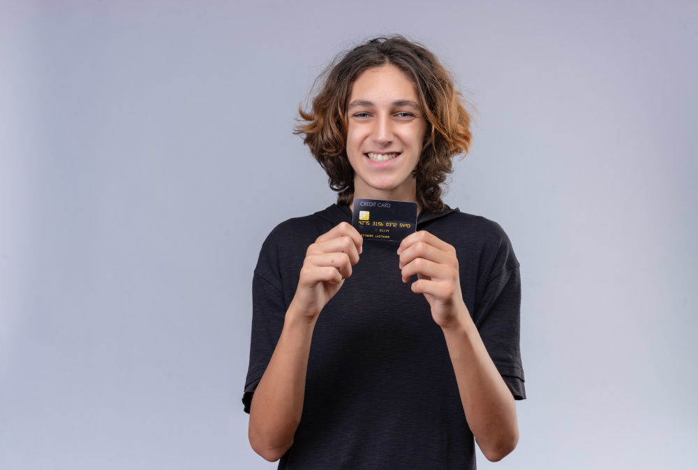 Conta corrente digital para crianças e adolescentes vira aliada da educação financeira